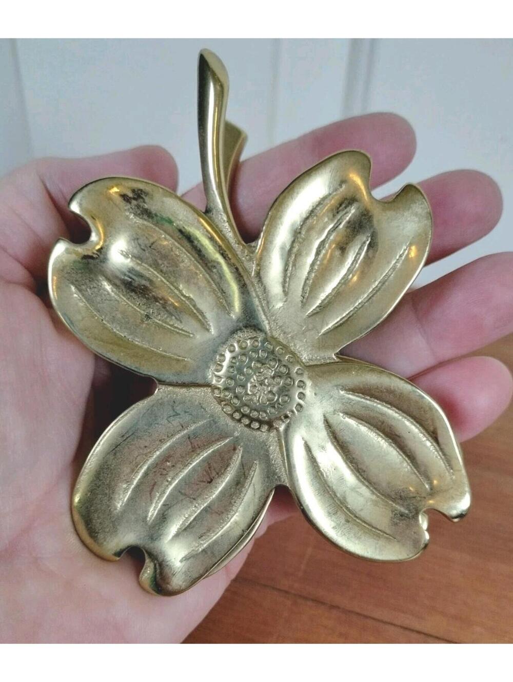 Vintage Virginia Metalcrafters Brass Dogwood Flower Paperweight Clip VMC 7-6 MCM - Picture 8 of 9